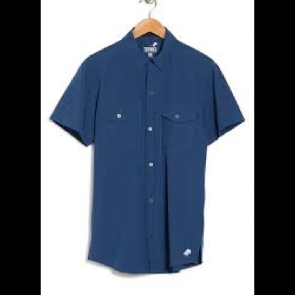 TRUNKS SURF AND SWIM CO Pocket Button Front Shirt, Moody Blue, Small, NWT - Picture 2 of 9